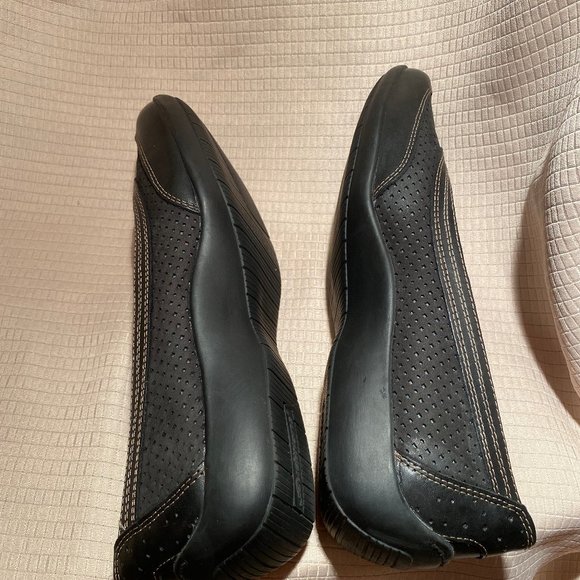 Auditions Women Verona II Leather Closed Toe, 9W - Picture 2 of 14